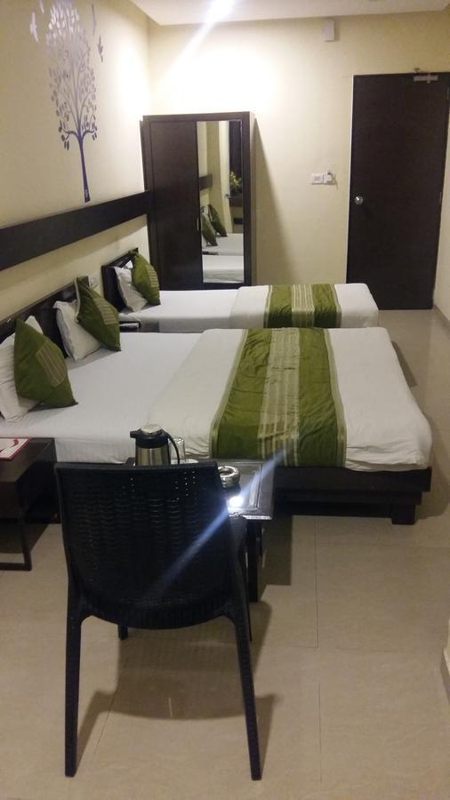 Hotel Ambience Sarkhej Kültér fotó