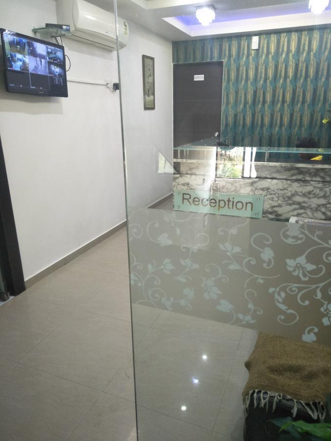 Hotel Ambience Sarkhej Kültér fotó