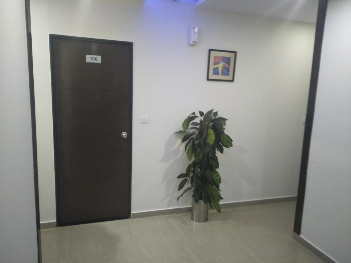 Hotel Ambience Sarkhej Kültér fotó