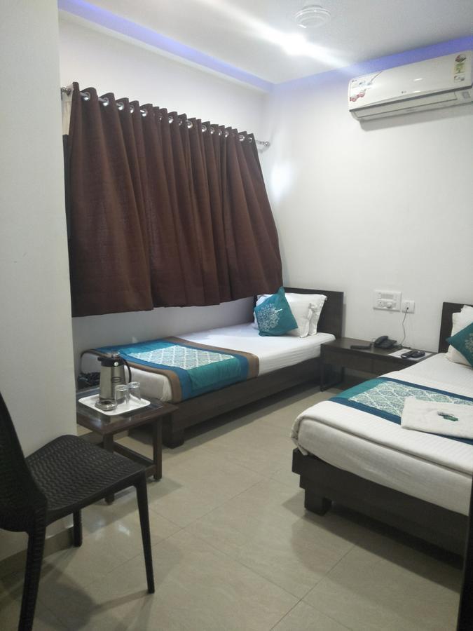 Hotel Ambience Sarkhej Kültér fotó